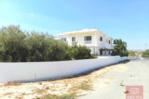 5 bedrooms Villa in Anafotia, Cyprus No. 79646 2