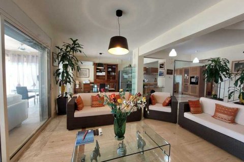 4 bedrooms Villa in Pervolia, Cyprus No. 72791 2