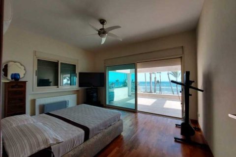 4 bedrooms Villa in Pervolia, Cyprus No. 72791 7