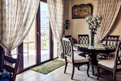 5 bedrooms House in Livadia, Cyprus No. 101194 6