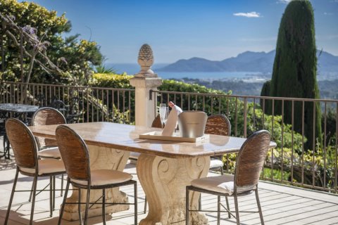 Дом с 7 спальнями в Мужен, Франция №67199 1