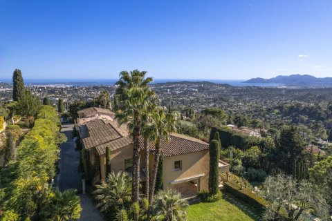 Дом с 7 спальнями в Мужен, Франция №67199 2