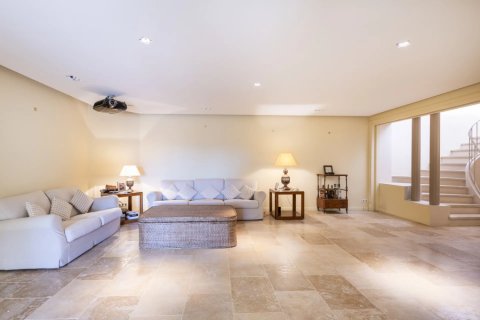 Дом с 7 спальнями в Мужен, Франция №67199 10