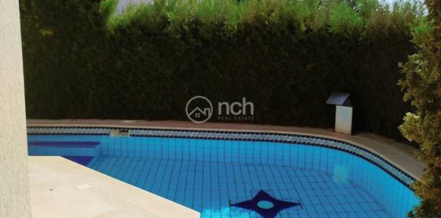 Вилла с 4 спальнями в Агиос Тихонас, Кипр №52612