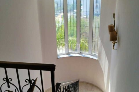 Вилла с 4 спальнями в Агиос Тихонас, Кипр №52612 9