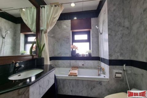 2 bedrooms Apartment in Sathon, Thailand No. 96132 8