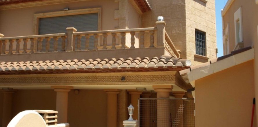 11 dormitorios Villa en Dénia, Spain No. 124410
