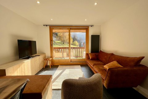 2 bedrooms Apartment in Les Allues, France No. 100153 2