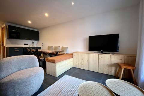 2 bedrooms Apartment in Les Allues, France No. 100153 3