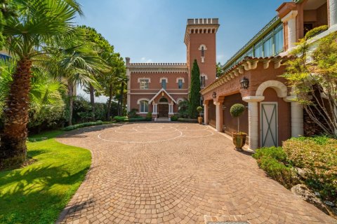 9 bedrooms Villa in Antibes, France No. 78578 24