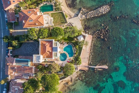 9 bedrooms Villa in Antibes, France No. 78578 4