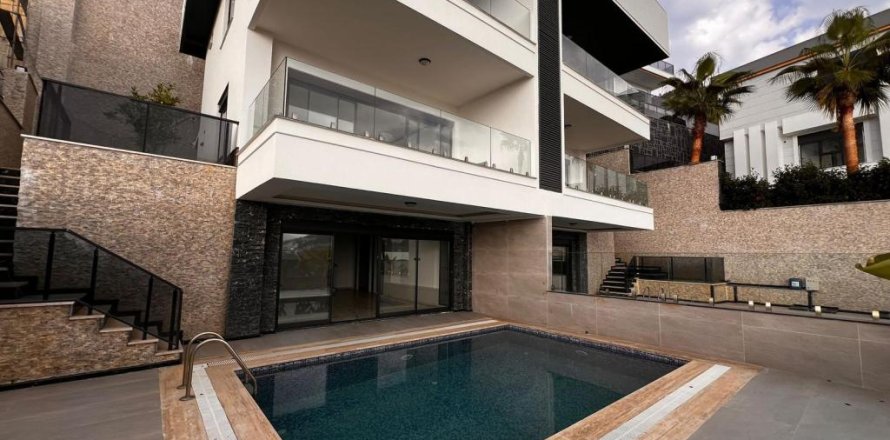 5 rooms Villa in Tepe, Turkey No. 125976