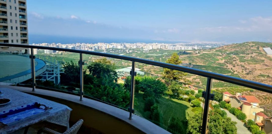 3 bedrooms Apartment in Kargicak, Turkey No. 15500