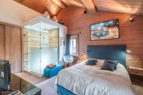 6 bedrooms House in Les Allues, France No. 99671 4