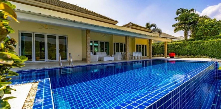 3 bedrooms Villa in Hua Hin, Thailand No. 97293