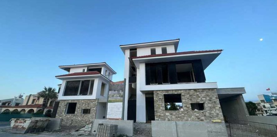 5 chambres Villa à Oroklini, Cyprus No. 79653