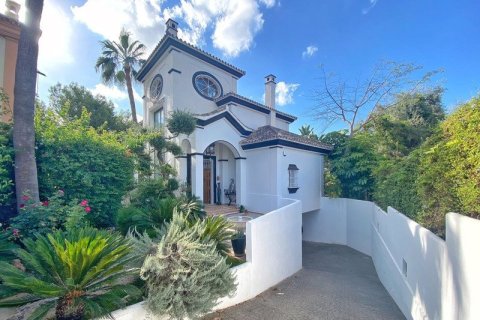 5 bedrooms Villa in Tan Xuan, Vietnam No. 27385 18