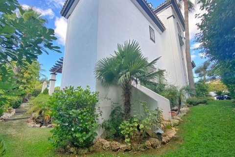 5 bedrooms Villa in Tan Xuan, Vietnam No. 27385 26