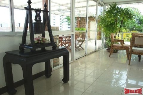 2 bedrooms Apartment in Bangkok, Thailand No. 96240 5