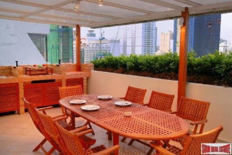 2 bedrooms Apartment in Bangkok, Thailand No. 96240 1