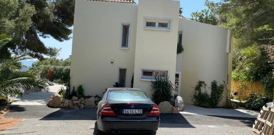 4 bedrooms Villa in Altea, Spain No. 126362
