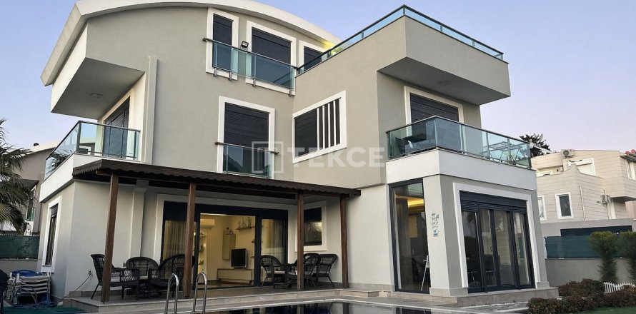 4 bedrooms Villa in Serik, Turkey No. 122027