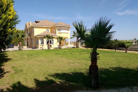 6 dormitorios Villa en Nicosia, Cyprus No. 106296 2