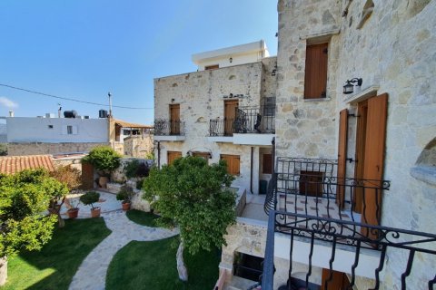 7 rooms Building in Heraklion, Greece No. 55102 2