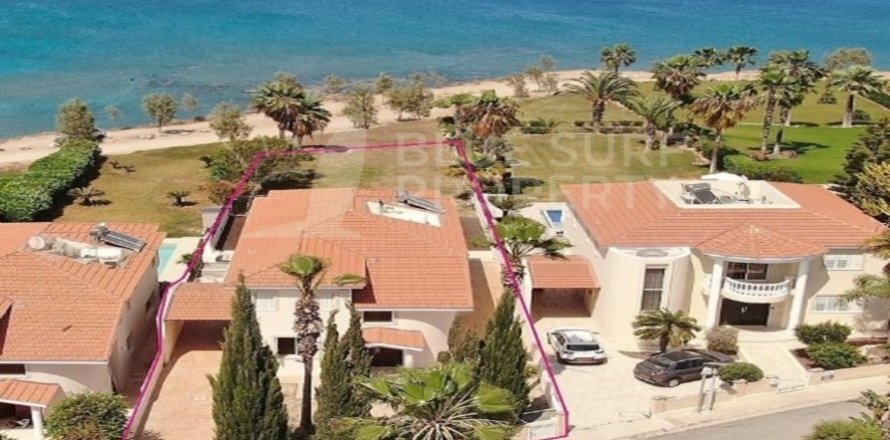 5 bedrooms Villa in Paralimni, Cyprus No. 104855
