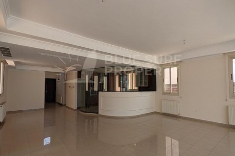 5 bedrooms Villa in Paralimni, Cyprus No. 104855 3