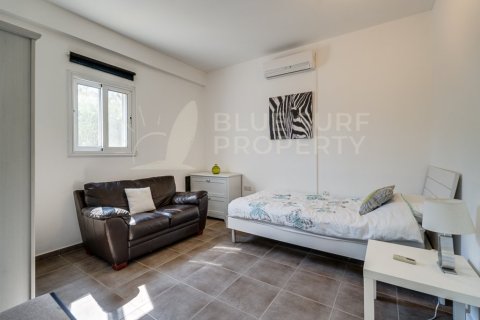 5 bedrooms Villa in Paralimni, Cyprus No. 81948 9