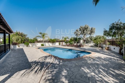 5 bedrooms Villa in Paralimni, Cyprus No. 81948 2