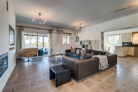 5 bedrooms Villa in Paralimni, Cyprus No. 81948 3