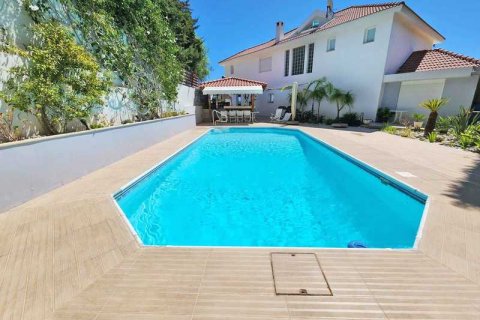 7 bedrooms House in Mesa Geitonia, Cyprus No. 31197 1