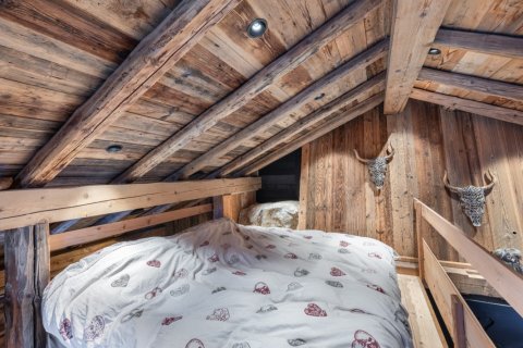 2 bedrooms House in Les Allues, France No. 100159 6