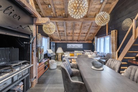 2 bedrooms House in Les Allues, France No. 100159 3