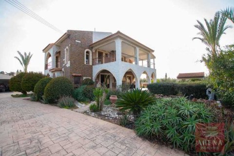5 dormitorios Villa en Pervolia, Cyprus No. 79654 2