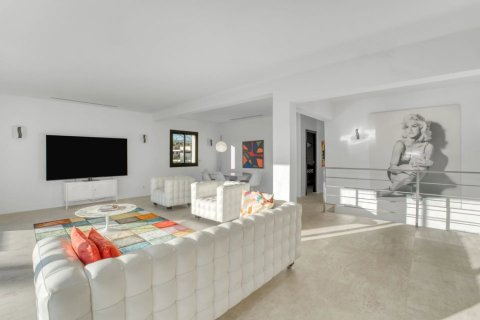 6 bedrooms Villa in Mougins, France No. 72734 4