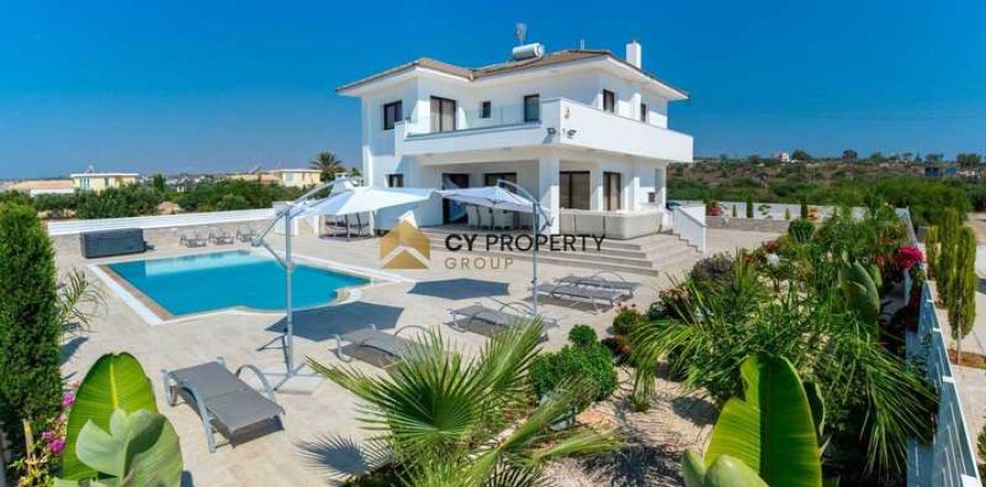 4 bedrooms House in Ayia Napa, Cyprus No. 40173