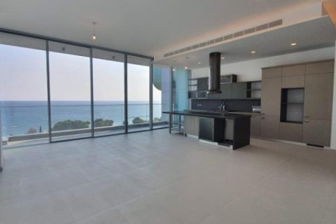 3 bedrooms Apartment in Limassol, Cyprus No. 106376 1