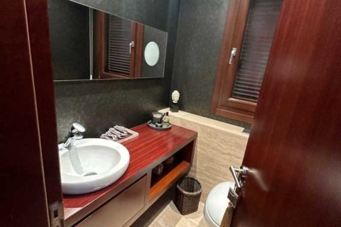 4 bedrooms House in Strovolos, Cyprus No. 30831 8