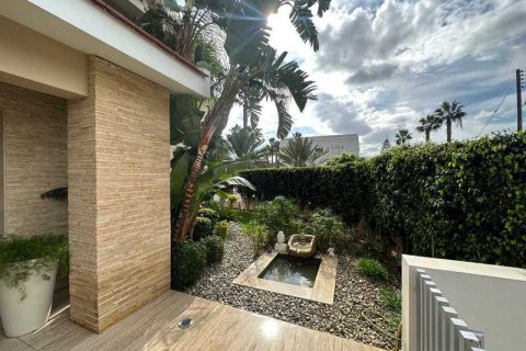 4 bedrooms House in Strovolos, Cyprus No. 30831 11