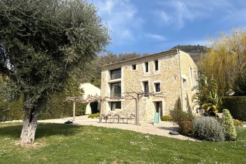 4 dormitorios House en Vence, France No. 83472 1