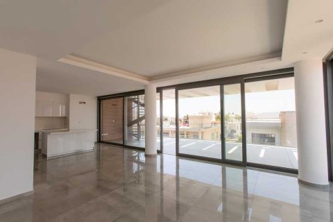 3 bedrooms Penthouse in Limassol, Cyprus No. 34174 5