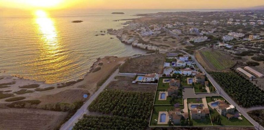 3 bedrooms Villa in Paphos, Cyprus No. 105422