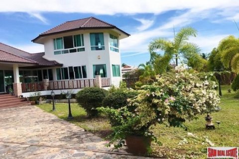 3 bedrooms House in Pattaya, Thailand No. 96482 10