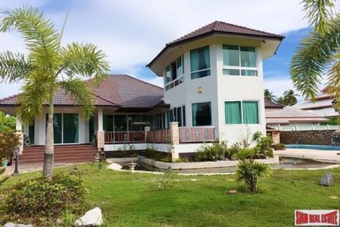 3 bedrooms House in Pattaya, Thailand No. 96482 8