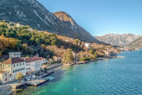 4 bedrooms Villa in Prcanj, Montenegro No. 66924 28