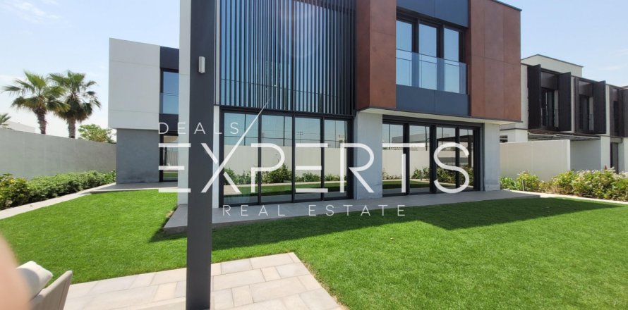 6 bedrooms Villa in Bavaria Town, Vietnam No. 72652