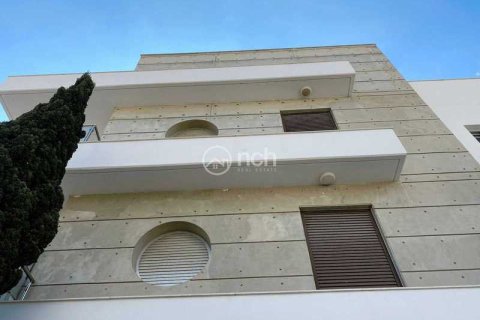 4 bedrooms Penthouse in Germasogeia, Cyprus No. 33558 1